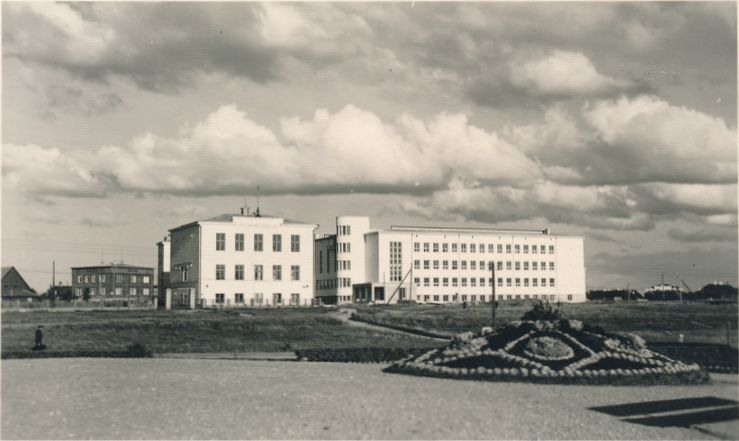 Rakvere Gümnaasium. Foto H. Männik, 1938. RM F 1657:5, Virumaa Muuseumid SA, http://www.muis.ee/museaalview/959288.