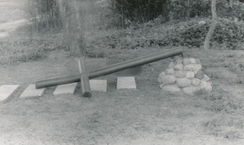 Porkuni lahingus langenute haud. Foto: MarkoPomerants, RM F 1438:1, Virumaa Muuseumid SA, http://www.muis.ee/museaalview/1241864 