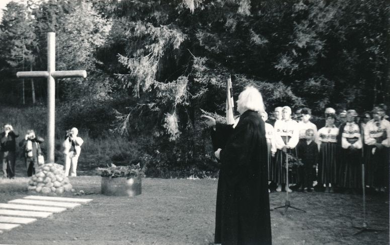 Porkuni lahingupaigas mälestusristide avamine. Foto: Ülo Tähiste, RM F 1468:17, Virumaa Muuseumid SA, http://www.muis.ee/museaalview/962135