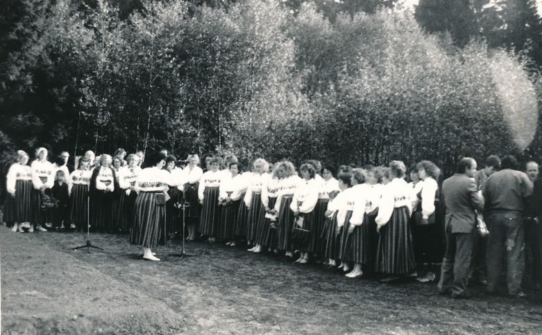 Porkuni lahingupaigas mälestusristide avamine. Foto: Ülo Tähiste, RM F 1468:22, Virumaa Muuseumid SA, http://www.muis.ee/museaalview/962140