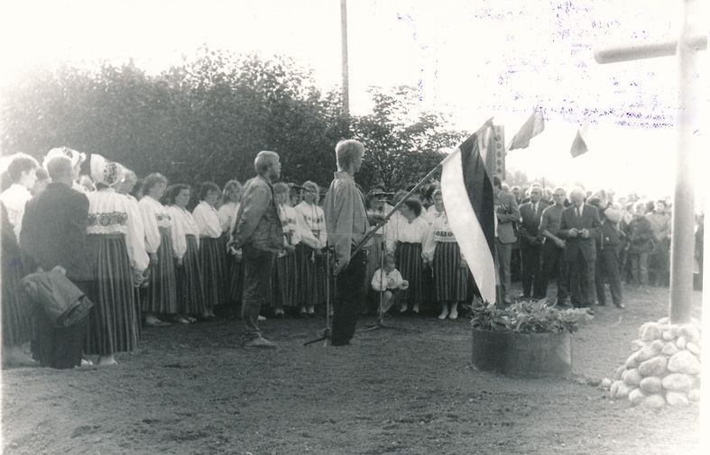 Porkuni lahingupaigas mälestusristide avamine. Foto: Ülo Tähiste, RM F 1468:23, Virumaa Muuseumid SA, http://www.muis.ee/museaalview/962141