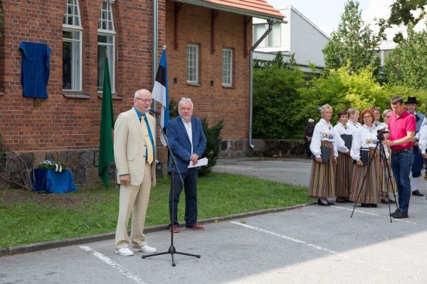 Avamisürituse fotode autorid: Ain Paloson ja Erik Lööper. Kõneleb Soome Suursaatkonna sõjaväe atašee abi Ari Harjula.