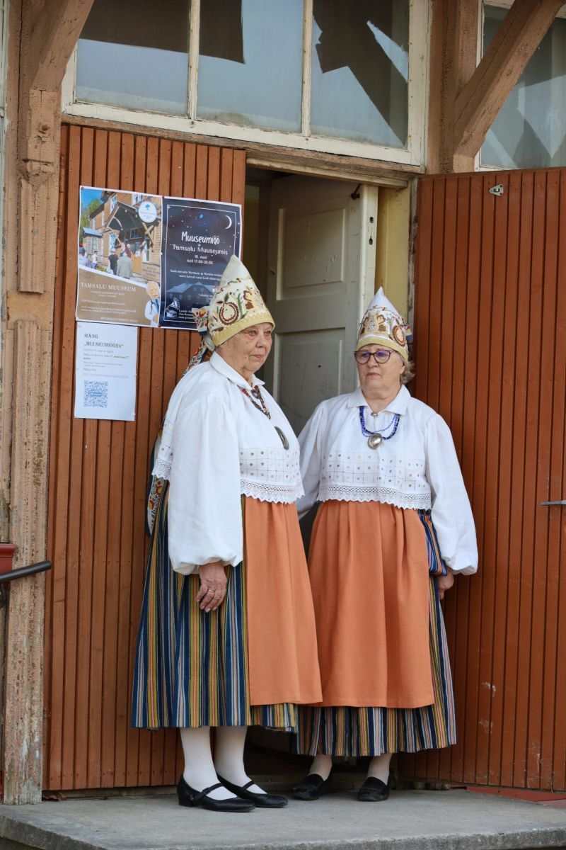 Foto: Tiit Uus. Malle Annus ja Eha Ringinen. 