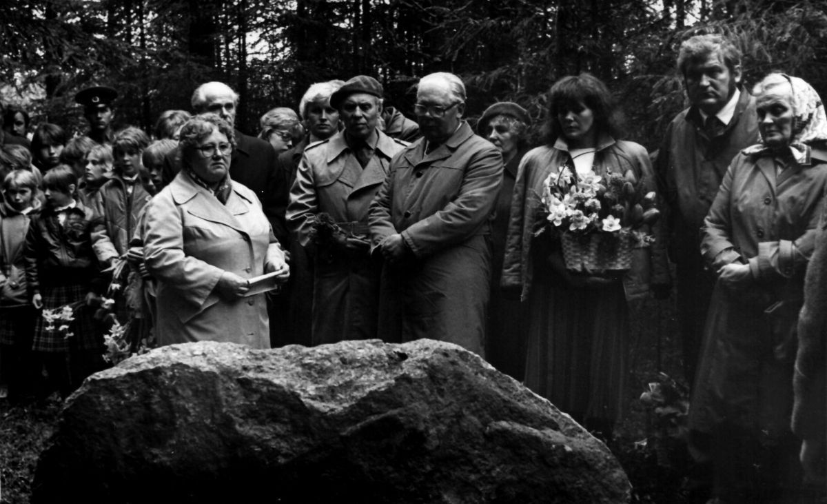 Foto: Vinni NST arhiiv. Kõneleb koduloouurija ja Viru-Jaagupi 8-kl kooli õppealajuhataja Aliise Vaasma.