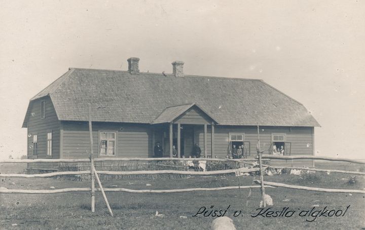 Kestla algkool Püssi vald, RM F 105:122, Virumaa Muuseumid SA, http://www.muis.ee/museaalview/1304949. 